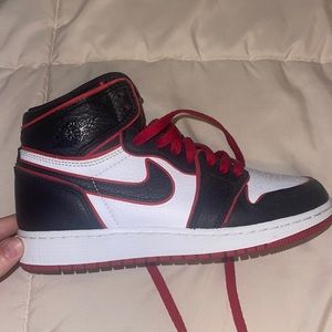 Air Jordan 1 Retro High OG ‘Bloodline’